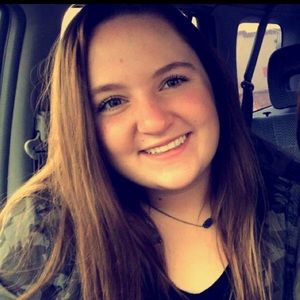 Meet your Posher, Kelie